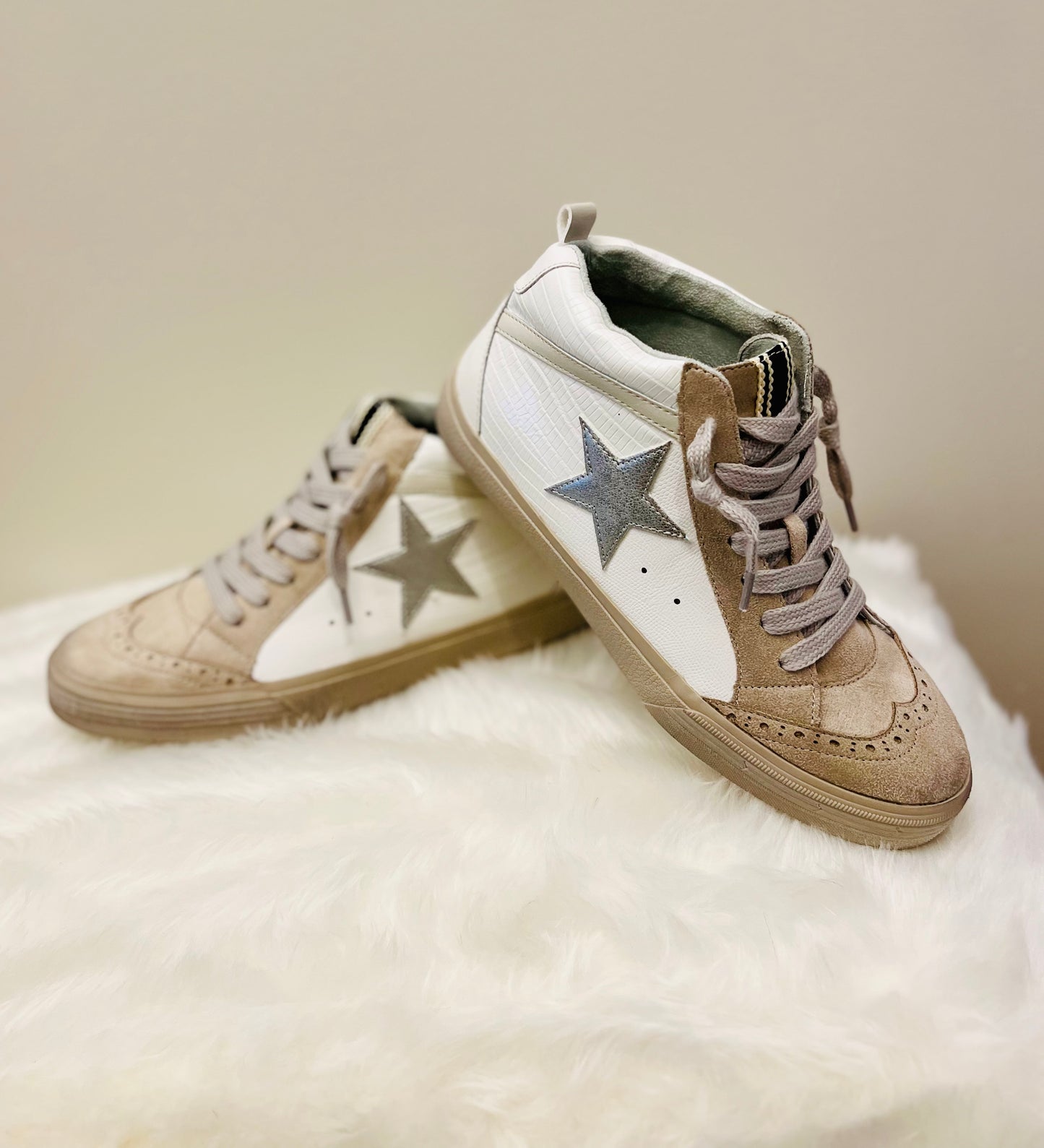 663 Paulina Lizard w/Star Sneaker Shu Shop