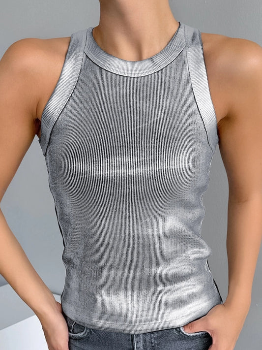 Cropped metallic tank